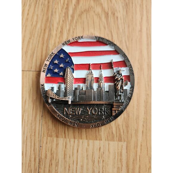 3D New York City Skyline Magnet with Statue of Liberty & Flag Souvenir Decor - Picture 1 of 7